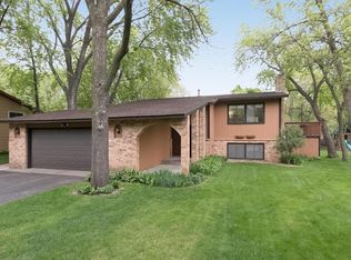 5550 Schutta Rd, Shoreview, MN 55126