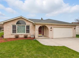 633 Mendota Ln, Romeoville, IL 60446