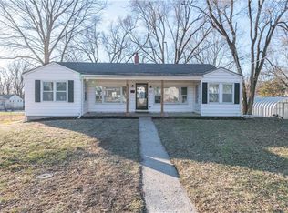 407 SW 17th St, Blue Springs, MO 64015
