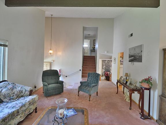 4th image of 158 Teralba Ct