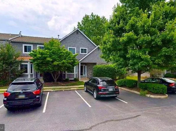 6 Lantern Ln, Wayne, PA 19087