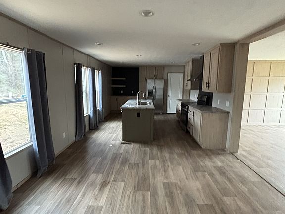 3rd image of 6059 Rolling Meadows Cir