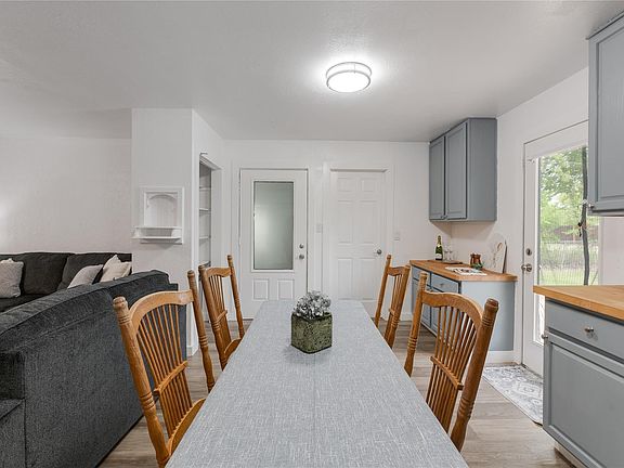 4th image of 445 W Vaughan St