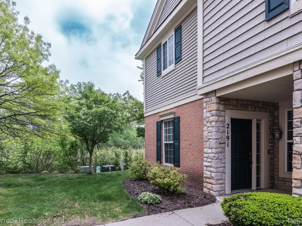 2191 Pinecroft Dr, Canton, MI 48188