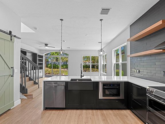 5th image of 4351 N Magnolia Circle