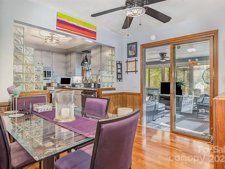 929 Autumnwood Ln — Photo 10