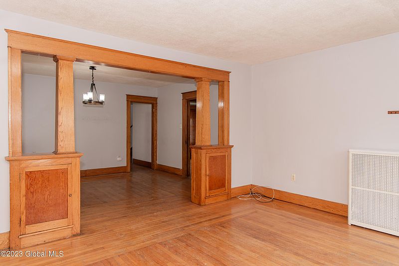 3rd image of 20 Hawk Street