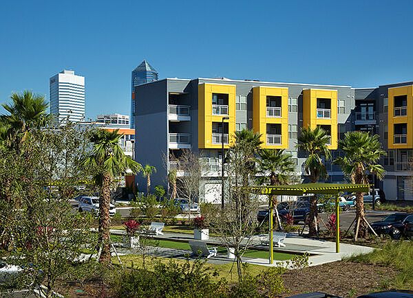 Brooklyn Riverside apartments community photo