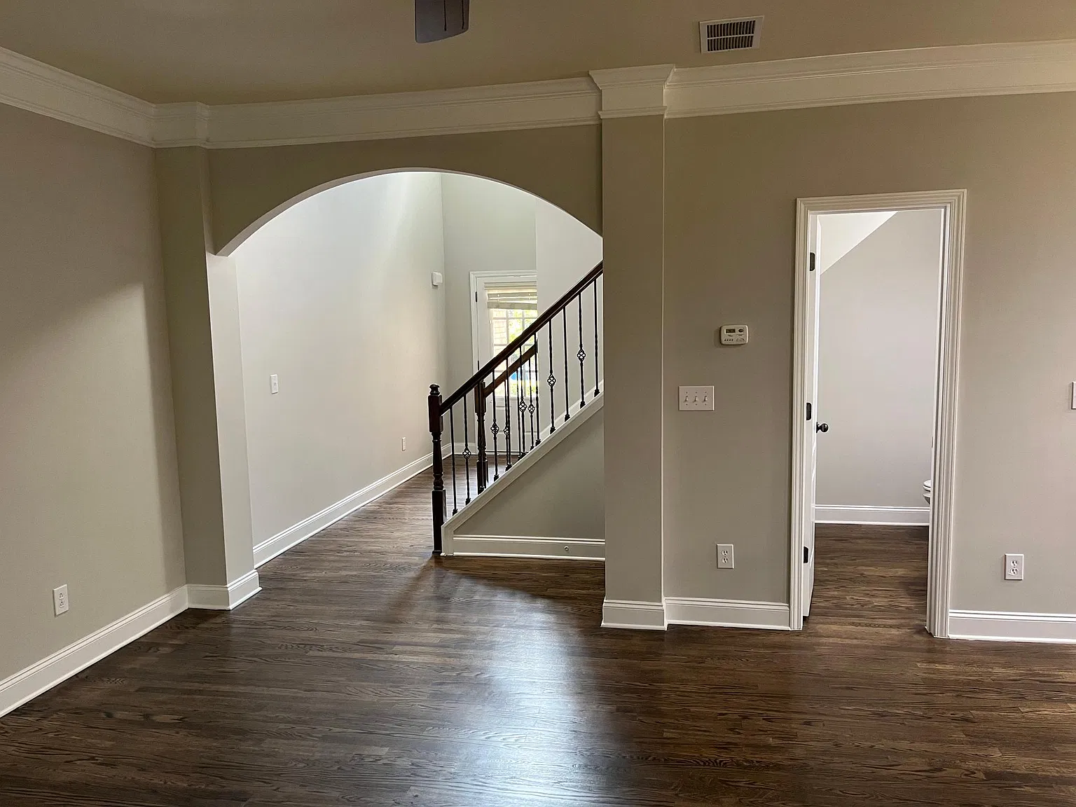 3 bed, 2.5 bath, 1898 sqft, $2,995 — Photo 3