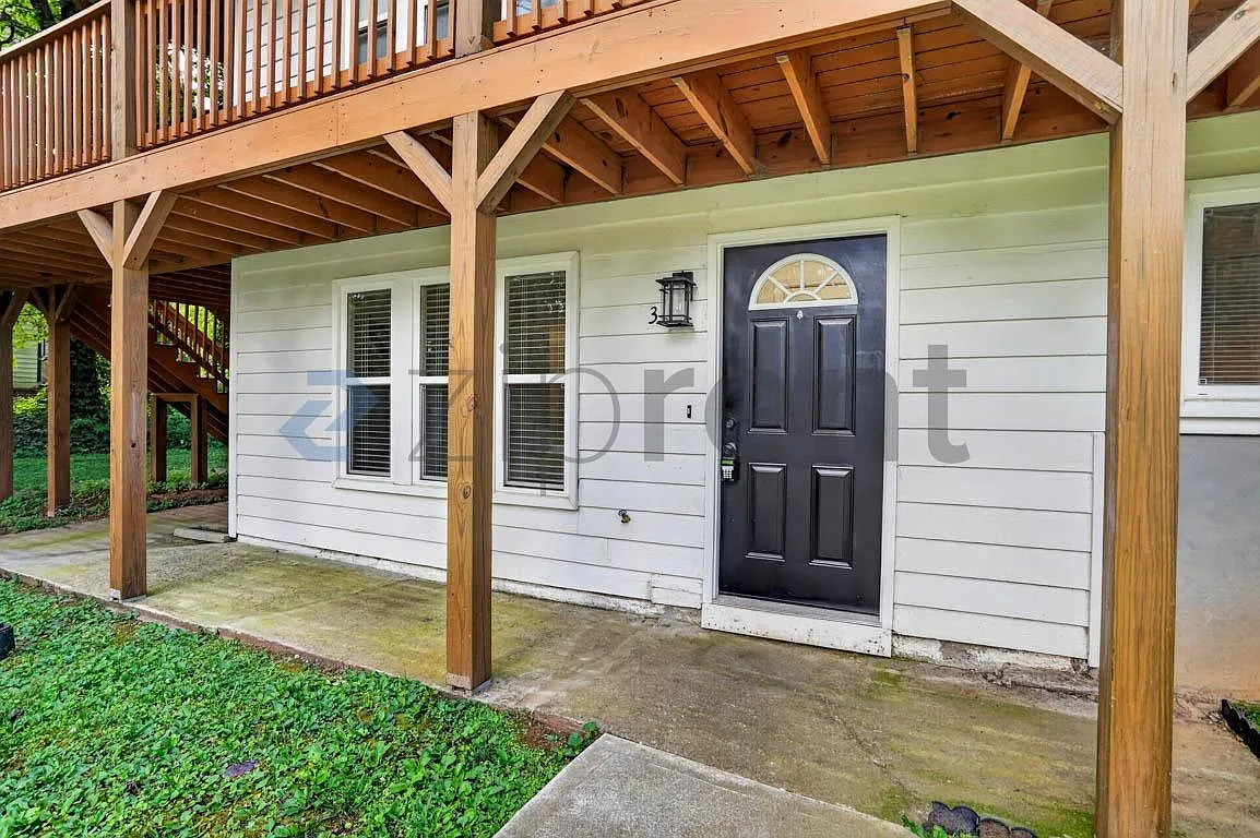 2 bed, 1100 sqft, $1,750 — Photo 2