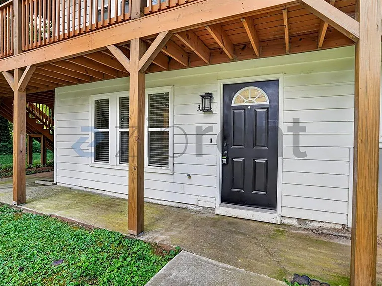 4013 Hawthorne Ave SE #3 — Photo 2