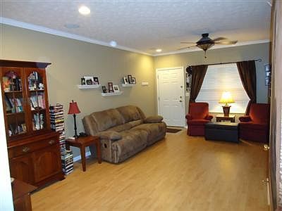 Living/Dining Area