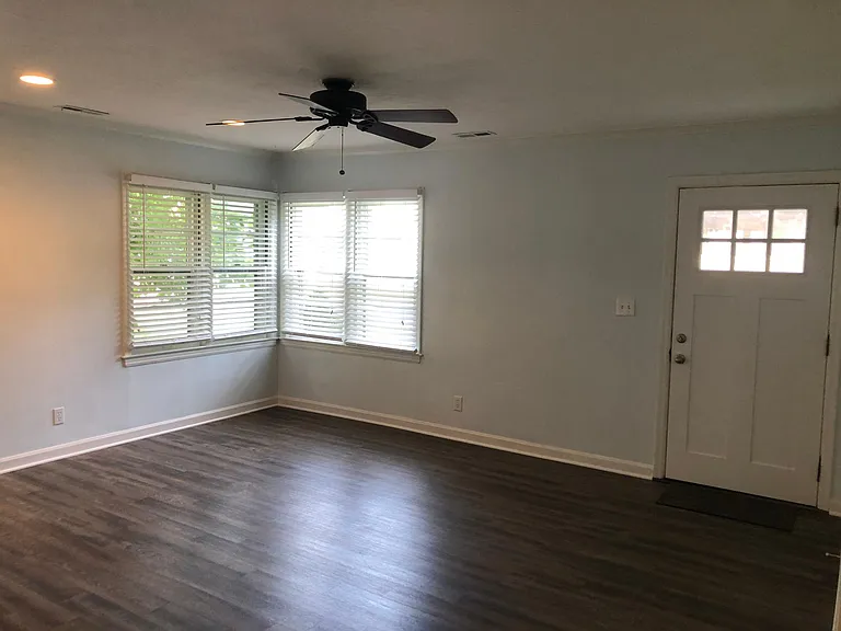 8008 Newton St — Photo 8