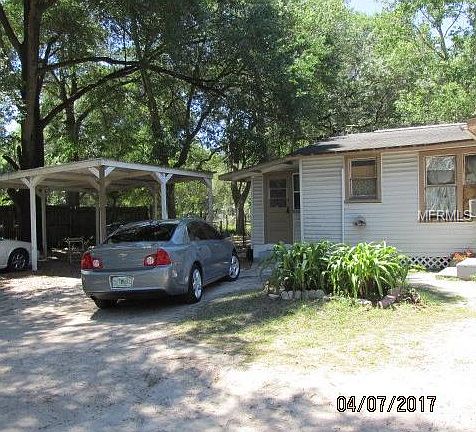 3rd image of 1215 Manor Dr