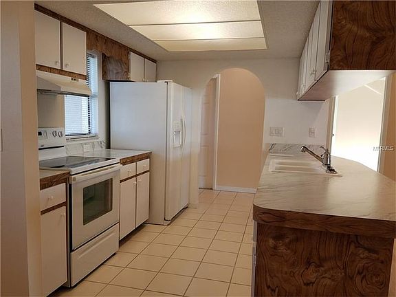5th image of 12814 Waterbury Ave