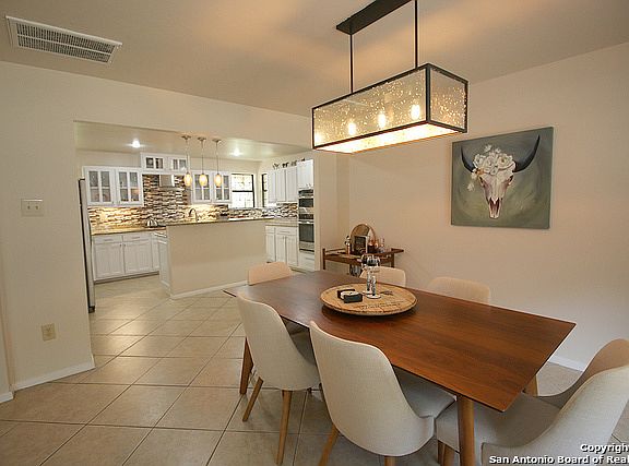 5th image of 111 Mimosa Dr