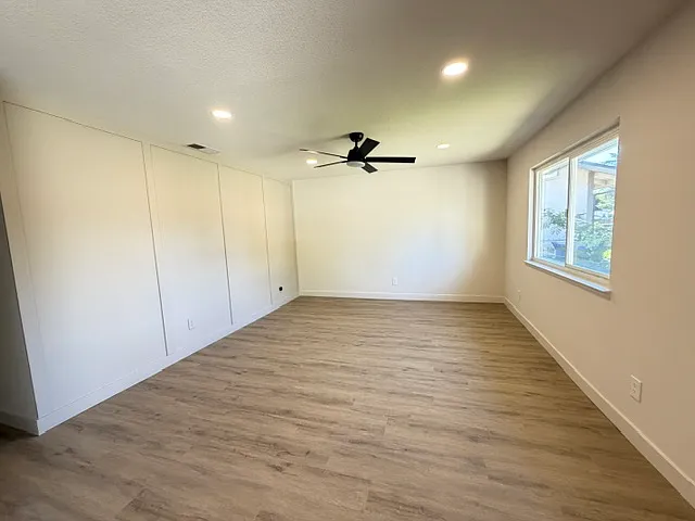 3 bed, 1080 sqft, $2,500 — Photo 3