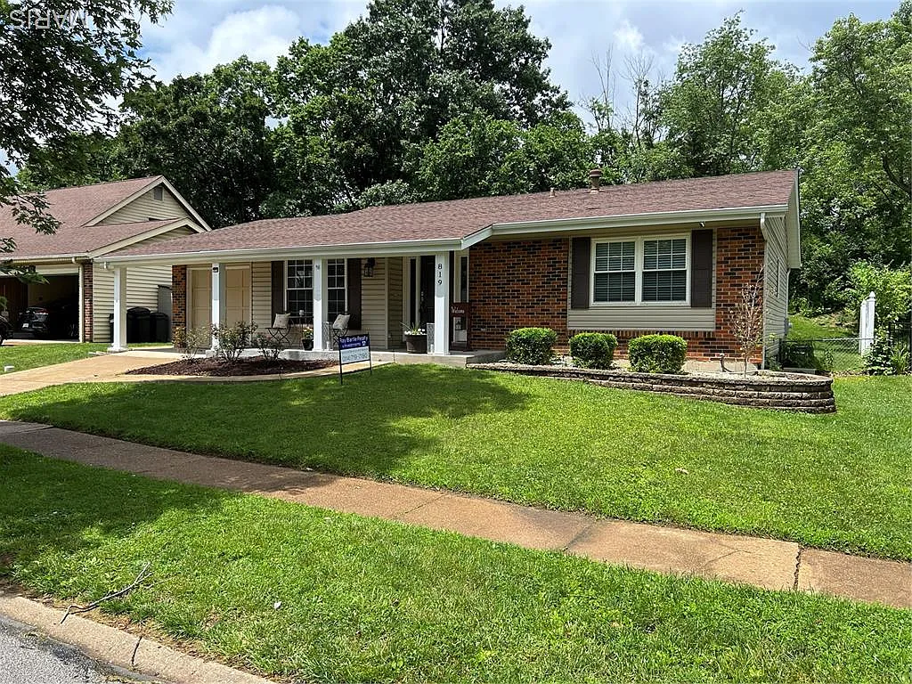 819 Westrun Dr photo 1