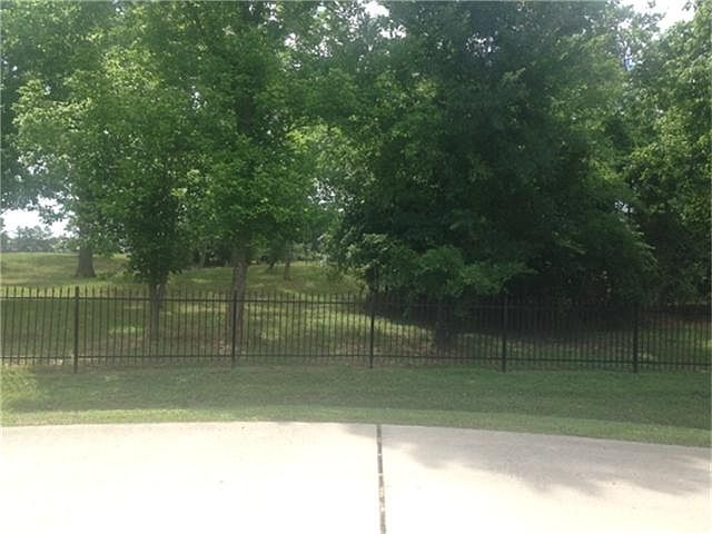 1st image of 25 Retreat Blvd