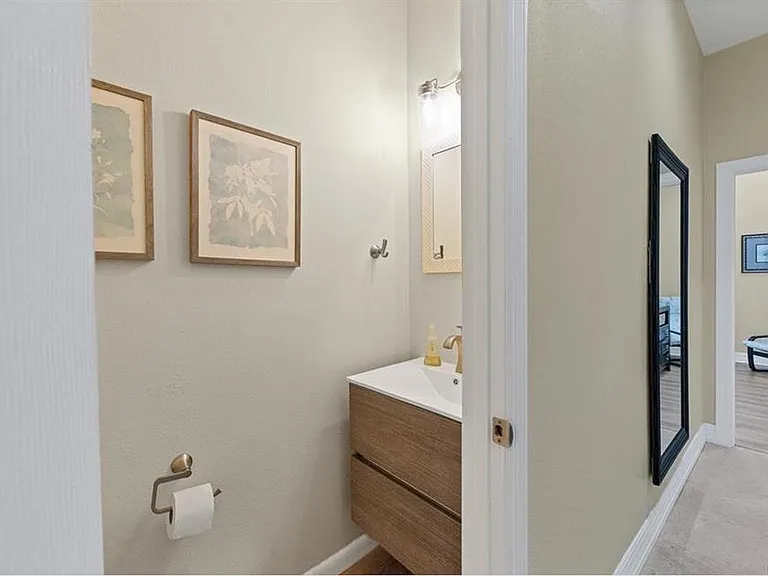 3521 Almeria Ave — Photo 14