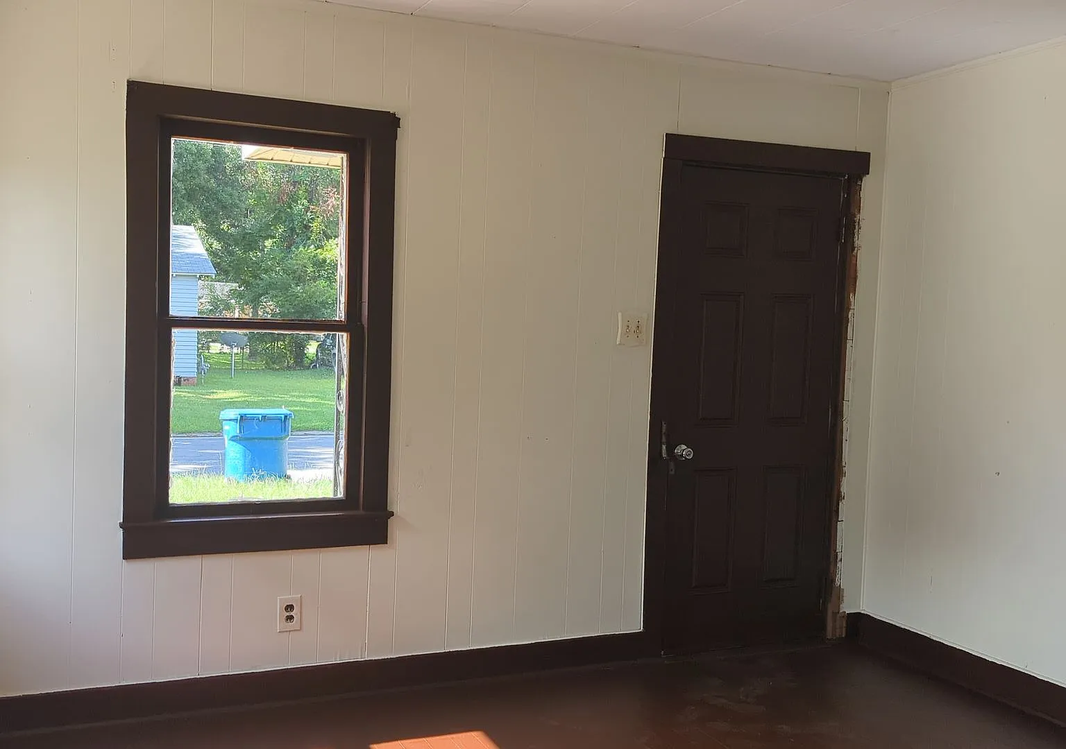 3 Bed 1 Bath — Photo 4