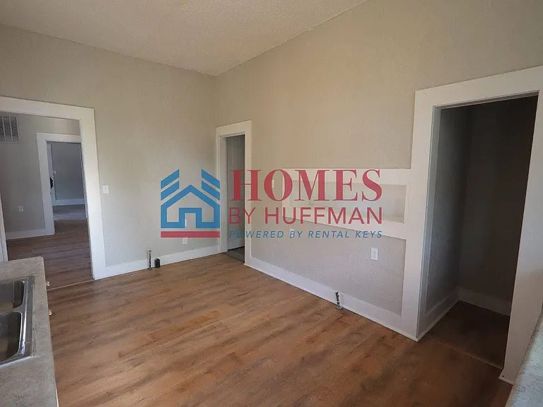 1315 N 3rd Ave — Photo 7