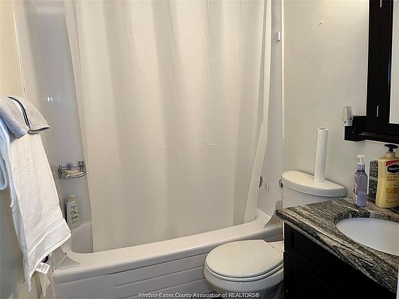 5th image of 111 Riverside Dr E #1608