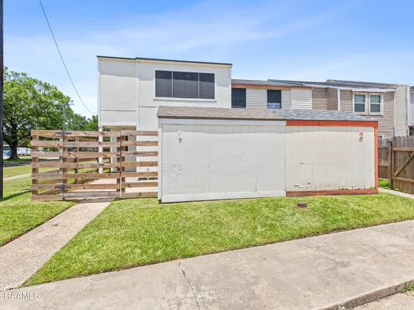 1 Larkspur Ln, Lafayette, LA 70507