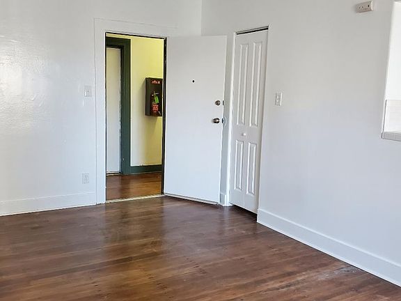 5th image of 144 N New Hampshire Ave #25