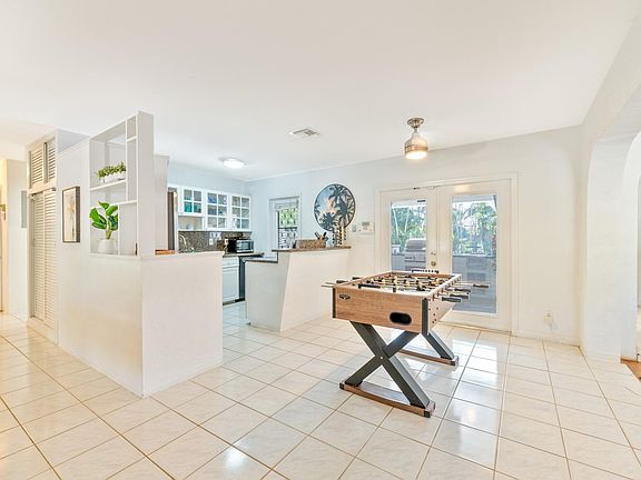 3rd image of 1574 NE 38th Street