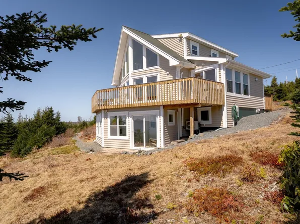 240 Beaver Dr, Halifax, NS B0J 2R0