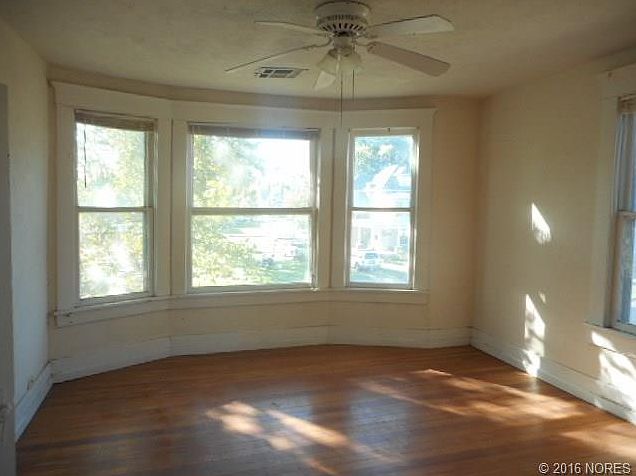 2nd image of 862 Gibson St