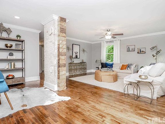 5th image of 208 N Hyde Park Ave