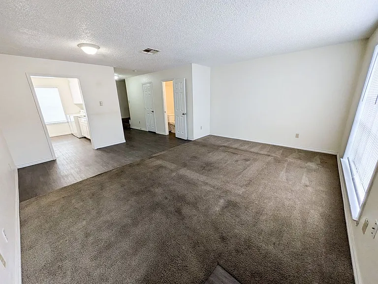 Laurel Square Townhomes — Photo 18
