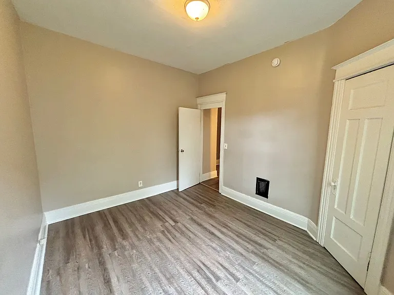 110 Ridgeway Ave — Photo 10