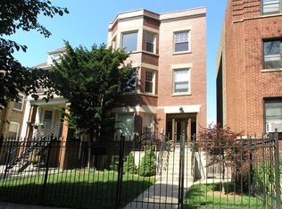 6718 N East Prairie Rd, Lincolnwood, IL 60712