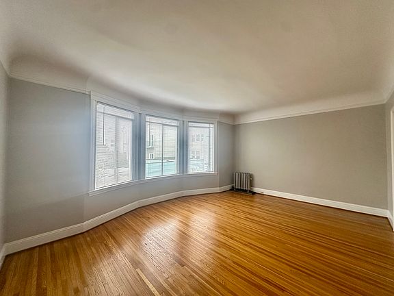5th image of 3045 Franklin St #103