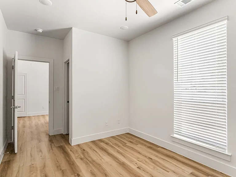 2505 Benbrook Blvd #504 — Photo 9