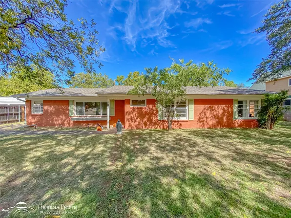 102 Green Meadows Cir, Abilene, TX 79605