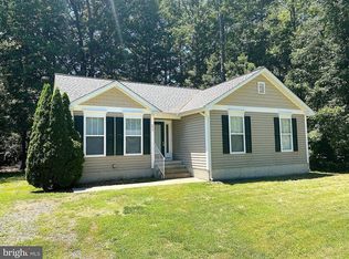 475 Wakefield Dr, Colonial Beach, VA 22443