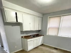 2061 Trowbridge St, Hamtramck, MI