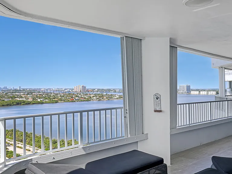 5200 N Ocean Dr #1902 — Photo 44