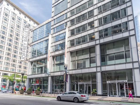 8 E Randolph St Unit 1806, Chicago, IL 60601