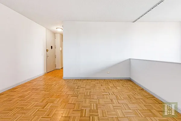 Rented by Halstead Real Estate | media 6