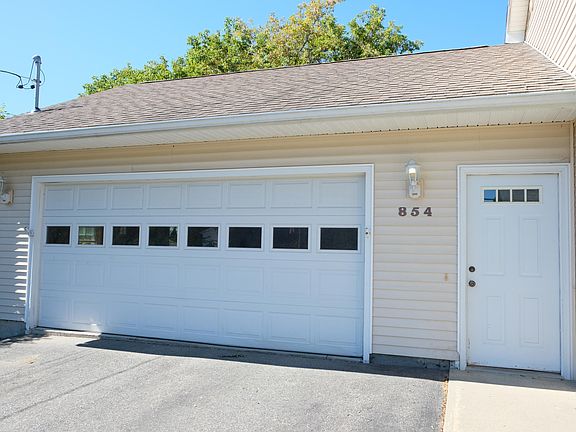 3rd image of 854 Main Street