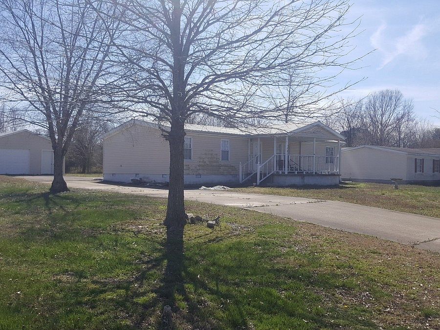 2nd image of 1404 Hart St