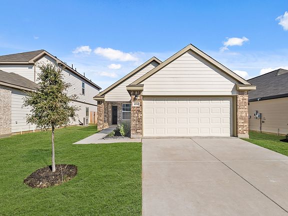 3rd image of 404 Woodhouse Way