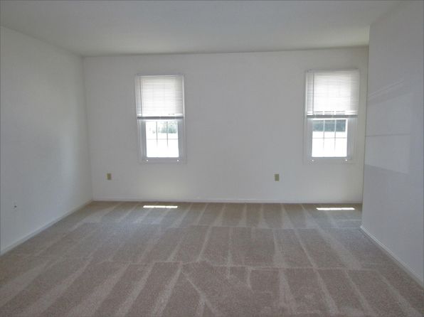 68 Westpointe Dr, Ephrata, PA 17522