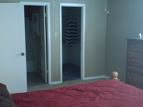 5th image of 990 Ivanhoe Dr