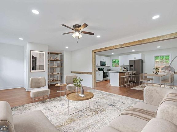 3rd image of 472 Rigby St NE